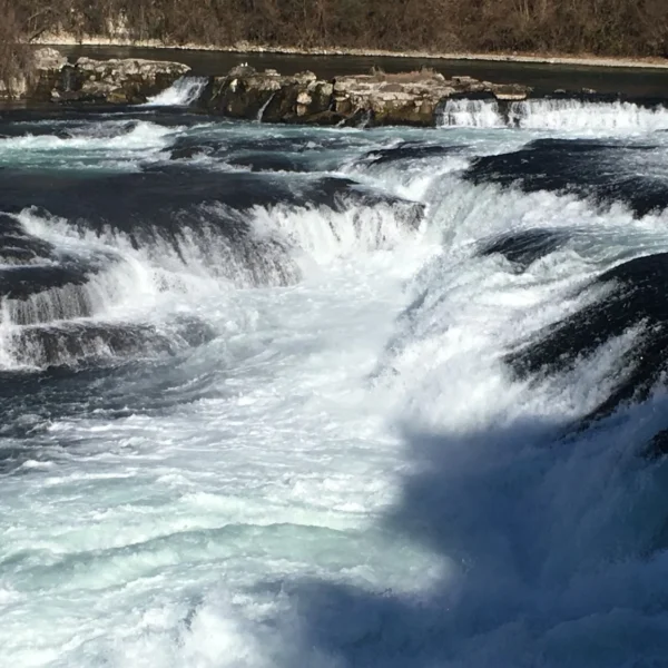 Rheinfall beim Schloss Laufen
