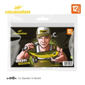 Illustration eines Anglers mit einem gelb-grünen Diesel 12,5cm Softbait-Köder. Auf der Verpackung steht "LIEBLINGSKÖDER" und "Diesel Sonderfarbe" und hebt die Größe von 12,5 cm hervor, die ideal für den Fang von Zander und Hecht ist.