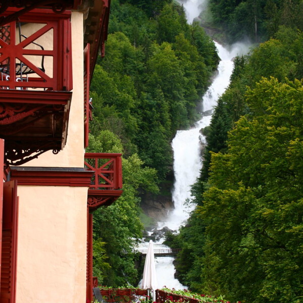 Giessbachfälle Wasserfall vom Balkon eines Hotels in der Schweiz