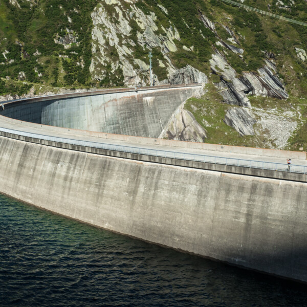Lai da Sontga Maria: Beeindruckende Staumauer in den Schweizer Alpen.
