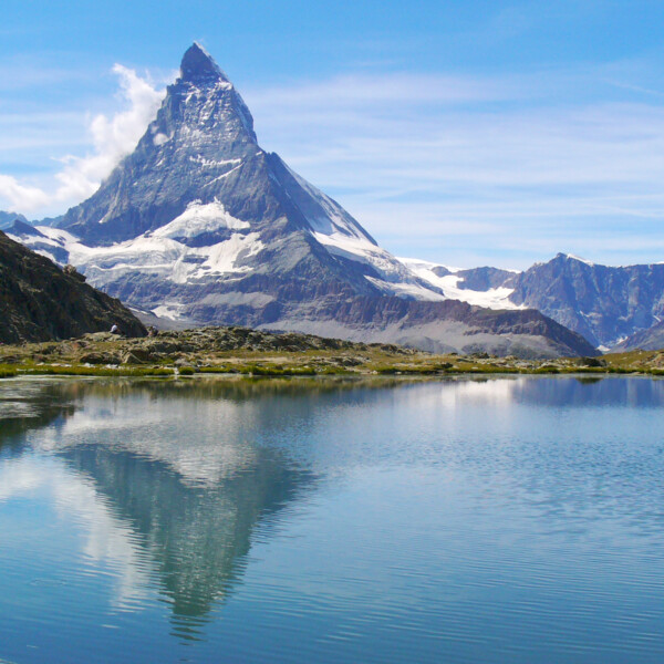 Matterhorn Spiegelung im Riffelsee, Zermatt. Majestätische Berglandschaft in der Schweiz.