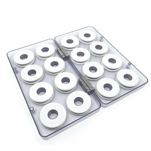 Hegenenbox klein mit 16 Hegenenwicklern zur Aufbewahrung von Angelzubehör.