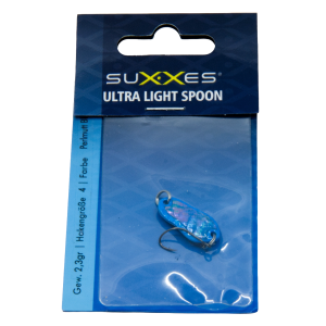 Ultralight Spoon Perlmutt, 2.3g, blau: Blauer, schillernder Angelköder in Verpackung.
