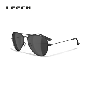 LEECH Piloten Sonnenbrille mit schwarzem Rahmen und dunklen Gläsern