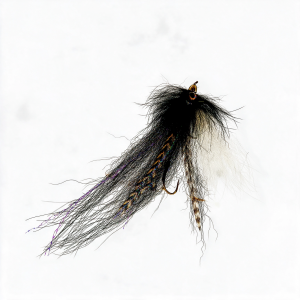 Fliege Intruder Streamer 406 in Tan & Weiß, Größe 8, mit Haken.