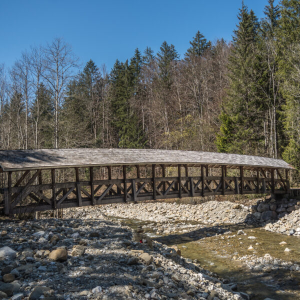 Gedeckte Holzbrücke 
